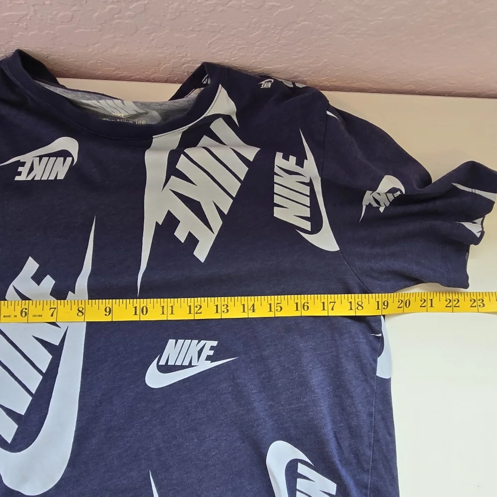 Nike Men's Navy Allover Print T-Shirt (DR7817-410) Tee Size Medium Cotton‎